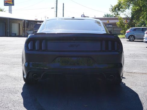 Used 2017 Ford Mustang GT Premium w/ Black Accent Package RWD image 7