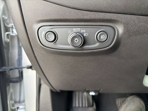 Used 2020 Chevrolet Equinox LT w/ Driver Convenience Package image 23