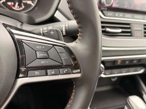 Used 2025 Nissan Altima 2.5 SR AWD/4WD image 21