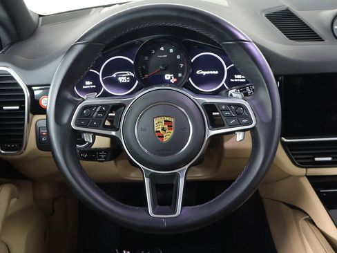 Used 2022 Porsche Cayenne image 45