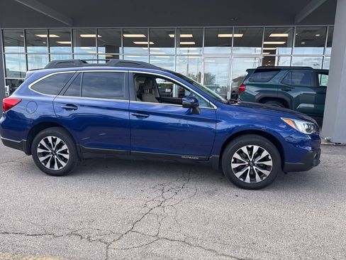 Used 2016 Subaru Outback 2.5i Limited AWD/4WD image 2