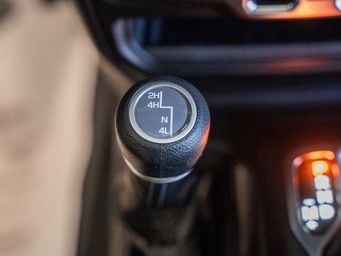 New 2025 Jeep Gladiator Sport image 24