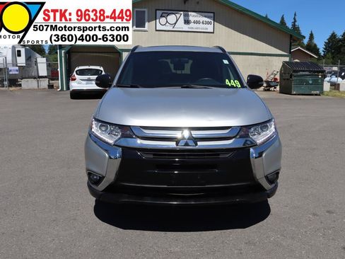 Used 2018 Mitsubishi Outlander LE AWD/4WD image 12