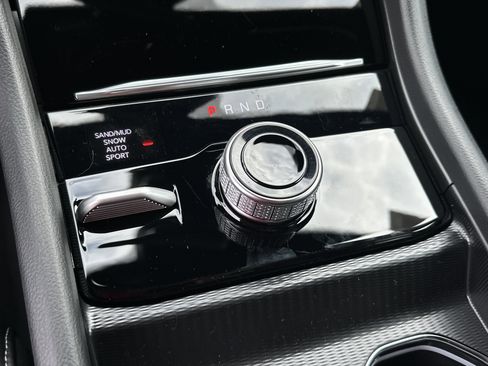 New 2026 Jeep Grand Cherokee Altitude image 4