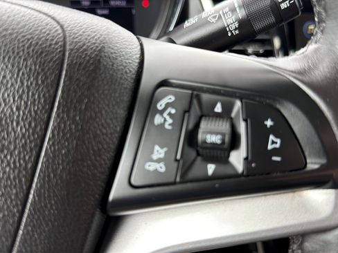 Used 2019 Chevrolet Trax LT w/ Sun & Sound Package FWD image 17