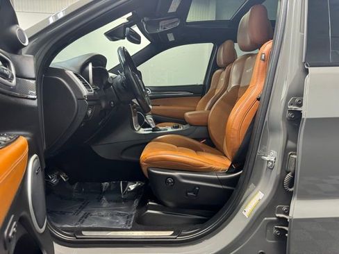 Used 2020 Jeep Grand Cherokee SRT image 13