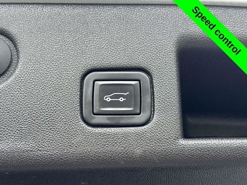 Used 2020 Chevrolet Equinox LT w/ Driver Convenience Package AWD/4WD image 37