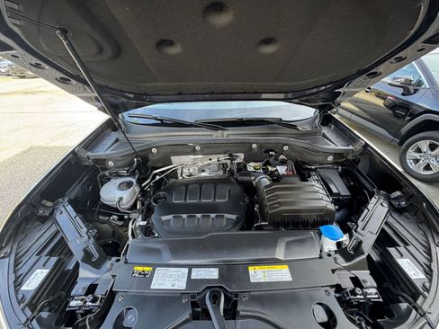 Used 2025 Volkswagen Atlas Cross Sport SE image 33