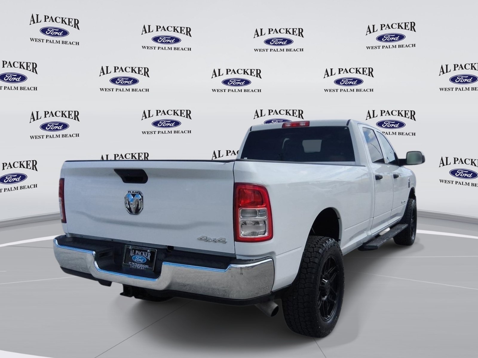 Used 2022 RAM 3500 Tradesman w/ Chrome Appearance Group AWD/4WD image 7