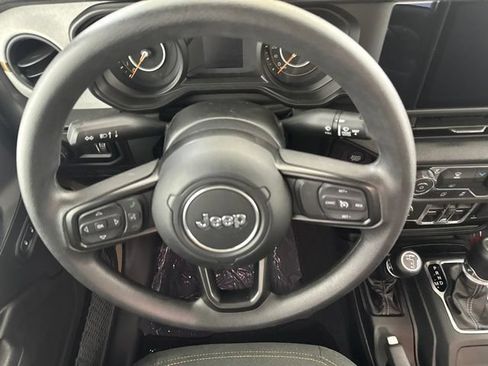Used 2026 Jeep Gladiator Sport AWD/4WD image 29