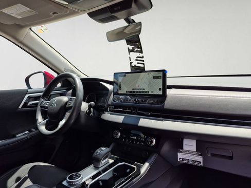 New 2026 Mitsubishi Outlander ES FWD image 25