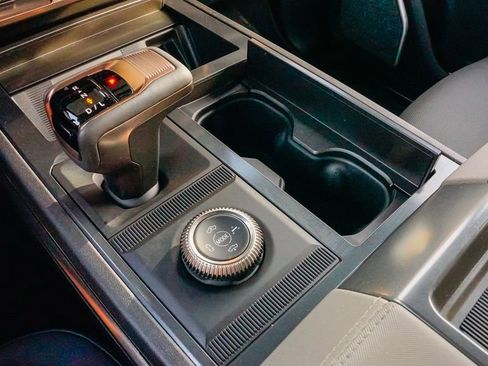 Used 2025 GMC Hummer EV 2X image 17