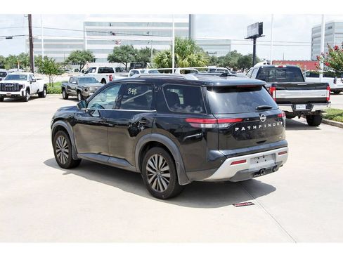 Used 2022 Nissan Pathfinder SL w/ SL Premium Package FWD image 4