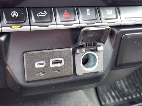 Used 2019 Chevrolet Silverado 1500 LT w/ Texas Edition image 19