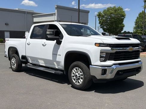 Used 2025 Chevrolet Silverado 2500 LT w/ Convenience Package AWD/4WD image 14