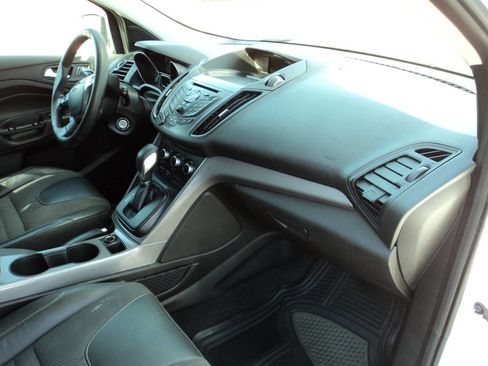 Used 2016 Ford Escape SE w/ SE Chrome Package image 18