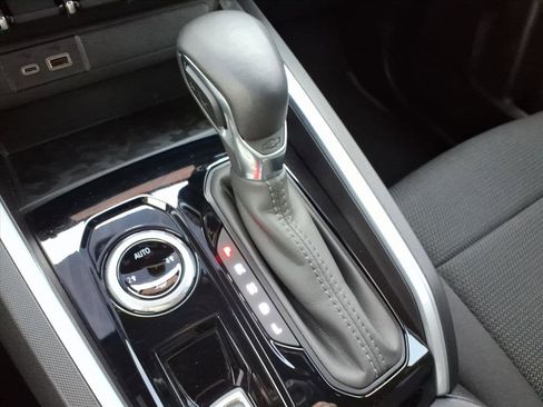 Certified 2025 Chevrolet Colorado LT image 23