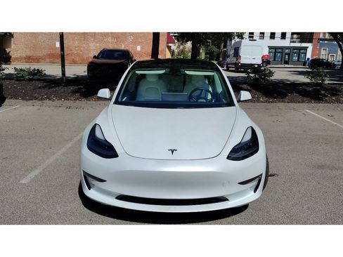 Used 2021 Tesla Model 3 Standard Range Plus RWD image 2