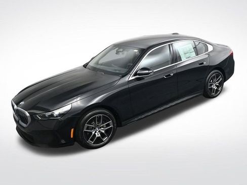 New 2026 BMW 530i xDrive w/ Premium Package AWD/4WD image 25
