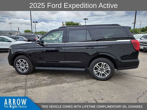 Used 2025 Ford Expedition Active AWD/4WD image 7