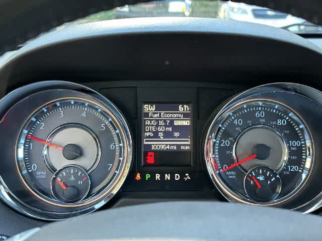 Used 2014 Chrysler Town & Country Touring-L FWD image 6