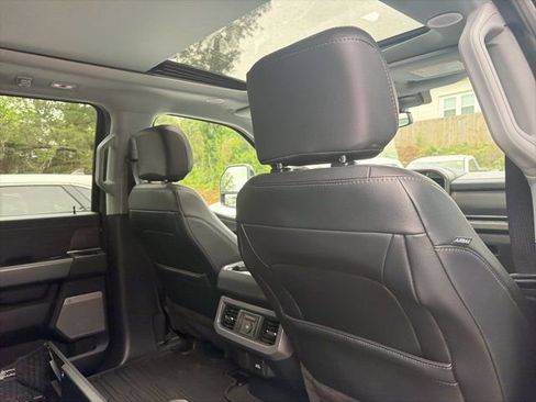 Used 2024 Ford F350 Lariat w/ Lariat Ultimate Package AWD/4WD image 14