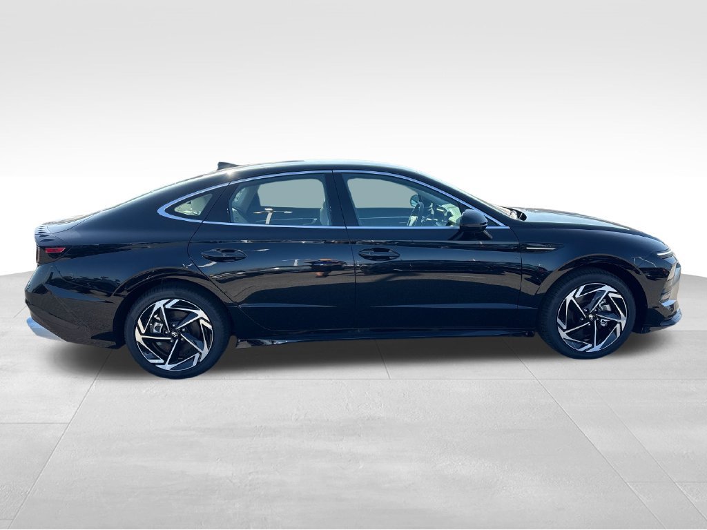 New 2026 Hyundai Sonata SEL FWD image 6