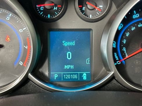 Used 2011 Chevrolet Cruze LT image 18