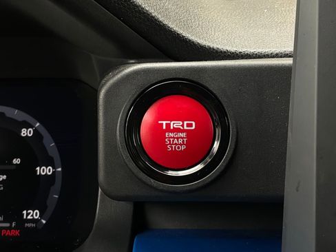 Used 2025 Toyota Tacoma TRD Off-Road image 28