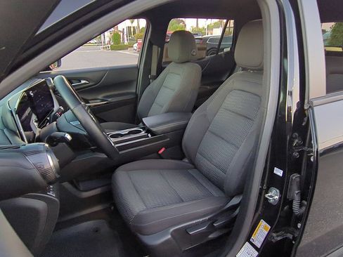 Used 2025 Chevrolet Equinox LT FWD image 19