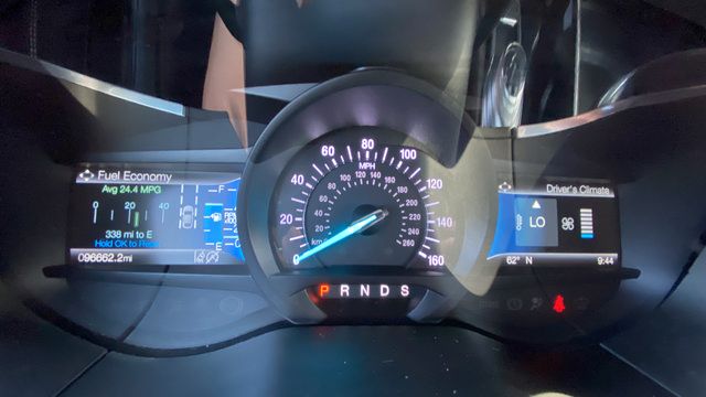 Used 2020 Ford Edge Titanium AWD/4WD image 16