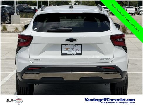 New 2026 Chevrolet Trax ACTIV w/ Sunroof Package FWD image 5
