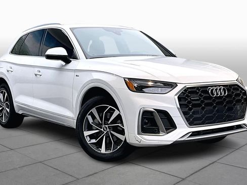 Certified 2023 Audi Q5 2.0T Premium w/ Convenience Package image 2