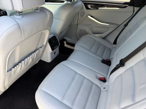 Certified 2023 Porsche Macan Turbo AWD/4WD image 30