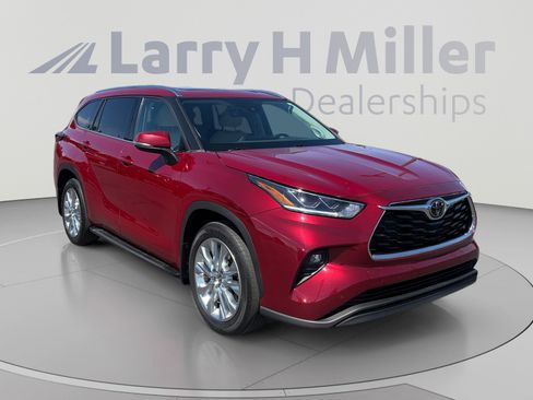 Used 2023 Toyota Highlander Limited AWD/4WD image 7