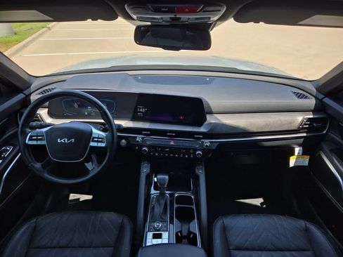 Used 2025 Kia Telluride AWD image 13