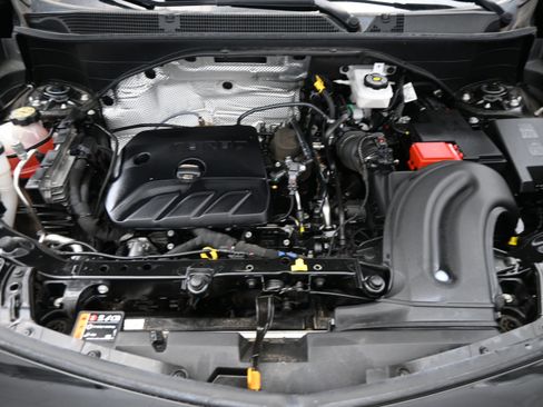 Used 2025 Buick Encore GX Preferred AWD/4WD image 19