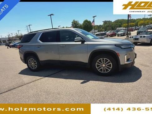 Certified 2023 Chevrolet Traverse LT w/ Rear Camera Mirror Package AWD/4WD image 9