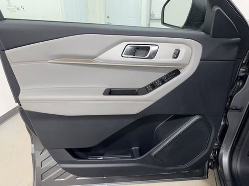 New 2026 Ford Explorer Active w/ Active Comfort Package image 10