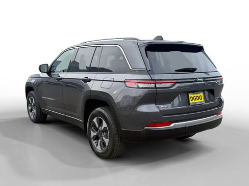 Used 2022 Jeep Grand Cherokee Limited 4xe image 3