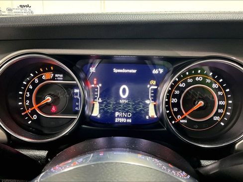 Used 2022 Jeep Wrangler Unlimited Sahara w/ Cold Weather Group image 25