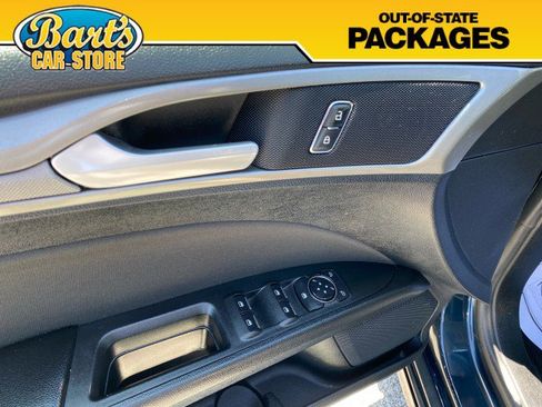 Used 2020 Ford Fusion SE FWD image 24