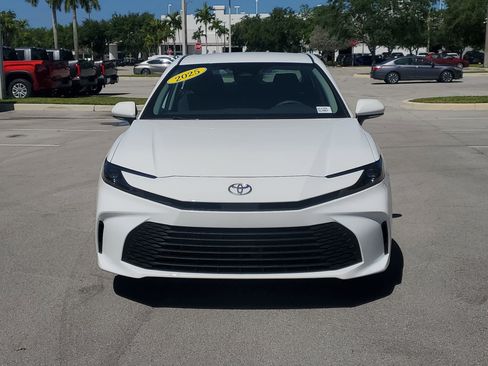 Certified 2025 Toyota Camry LE image 8