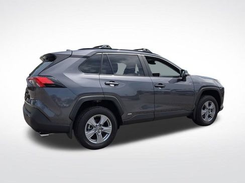 Used 2025 Toyota RAV4 XLE AWD/4WD image 9
