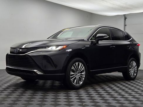 Used 2021 Toyota Venza XLE image 15