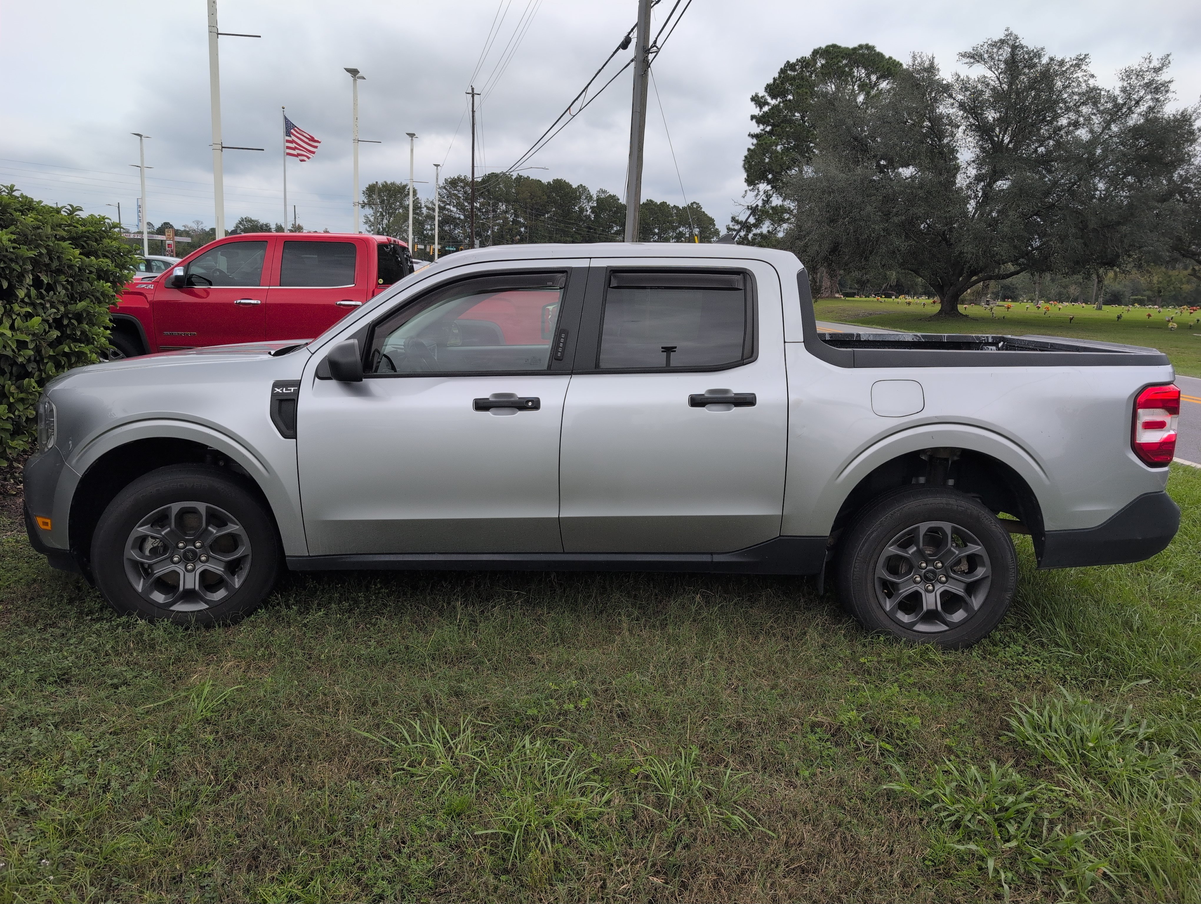 Used 2023 Ford Maverick XLT FWD image 4