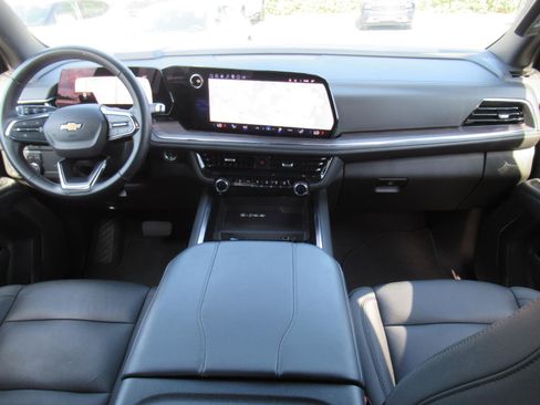 Used 2025 Chevrolet Tahoe LT AWD/4WD image 13