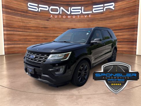 Used 2017 Ford Explorer XLT w/ Equipment Group 202A AWD/4WD image 1