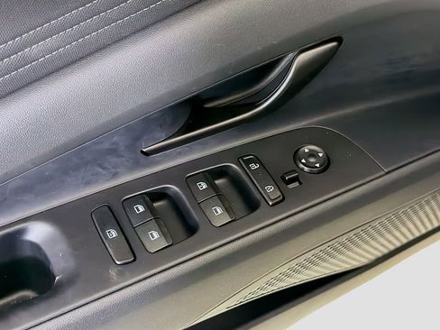 Used 2025 Hyundai Elantra Sport FWD image 20