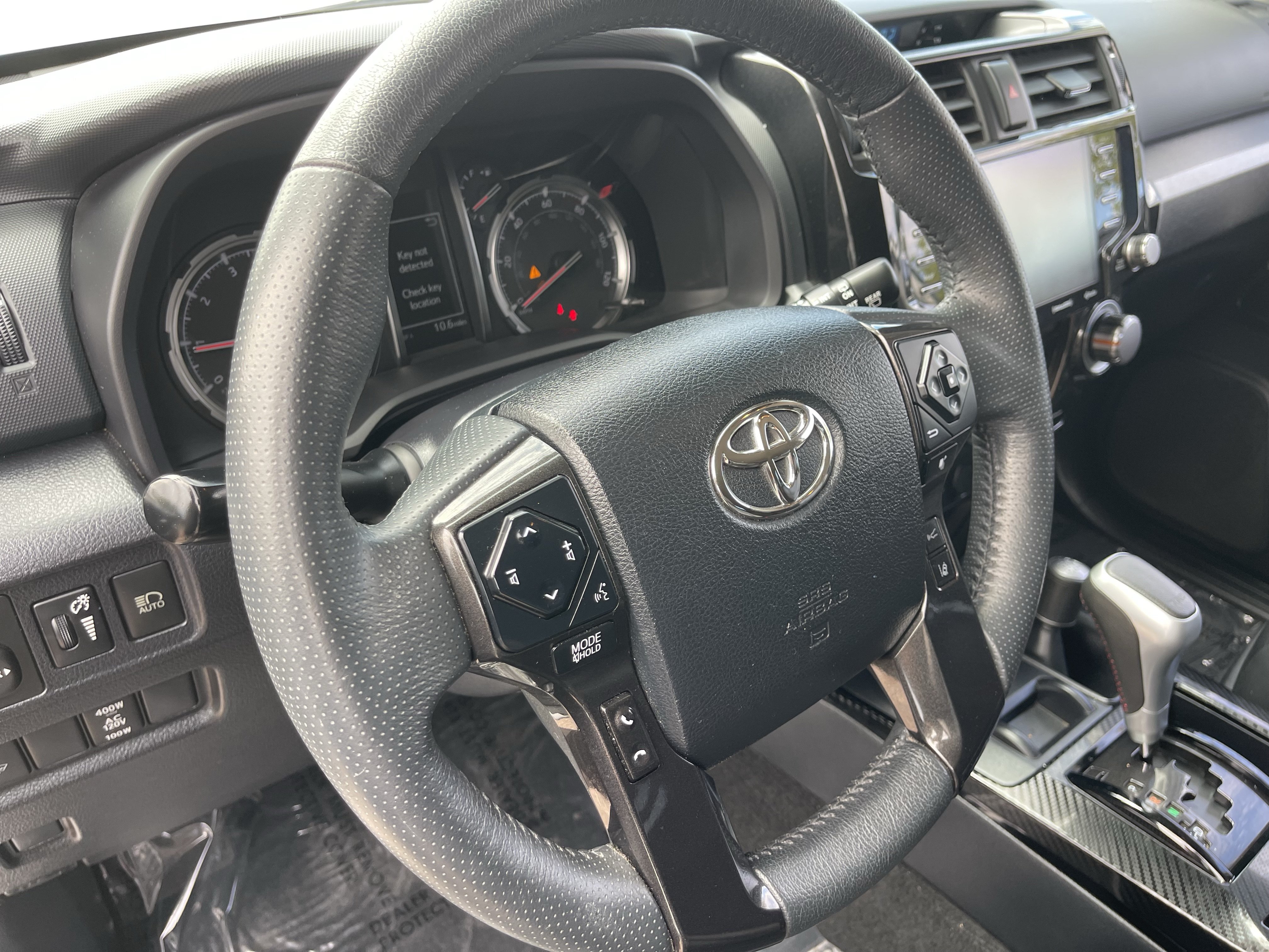 Used 2020 Toyota 4Runner TRD Off-Road Premium AWD/4WD image 20